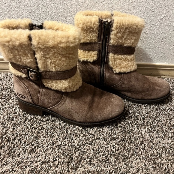 UGG AUSTRALIA BLAYRE II SUEDE BOOT - Picture 3 of 6